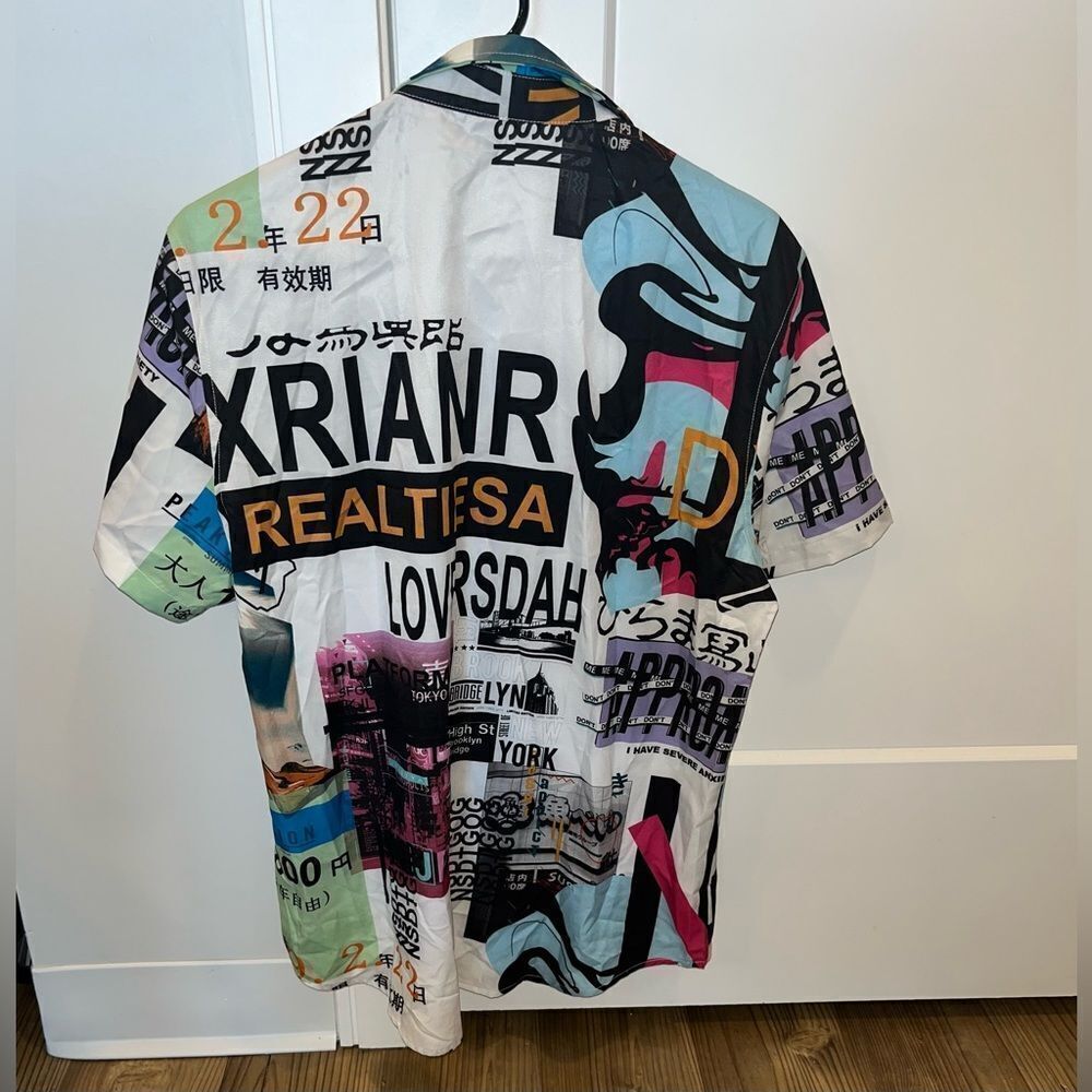 Shein print button up - Picture 3 of 3
